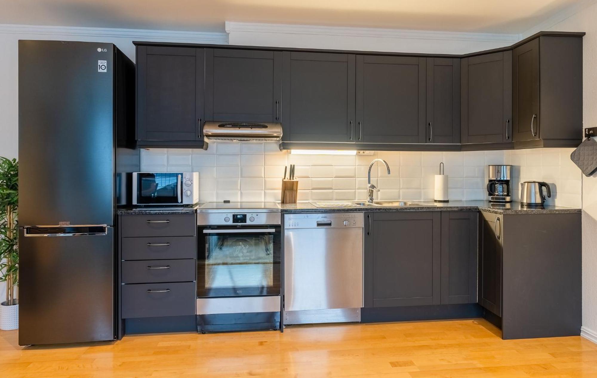 Apartment Square *